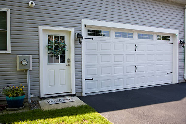 24/7 Emergency Garage Door Panel Replacement experts in Roseland, NJ